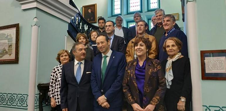Homenaje al doctor Manuel Peláez Cebrián en Colombres