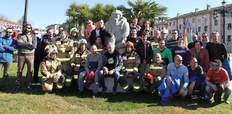 Una escultura en Rubín recuerda a Eloy Palacio y a todos los bomberos fallecidos