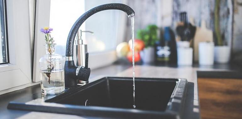 Un asturiano pierde al año 300 litros en la factura del agua