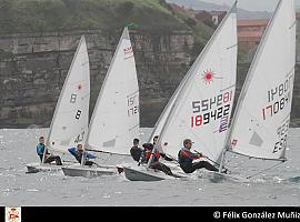 Arranca en la bahía de Gijón el Trofeo Primavera de Vela Ligera y Crucero