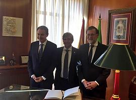 Zapatero y Rajoy hablan en la ULE sobre consolidación de la democracia