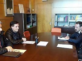 Principado y sector del taxi valoran el acierto de la ley autonómica de transportes