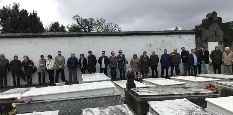 612 asesinados por la represión franquista, honrados en el Muro de la Memoria de La Carriona