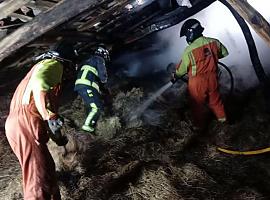 Sofocados sendos incendios urbanos en Avilés y Carreño