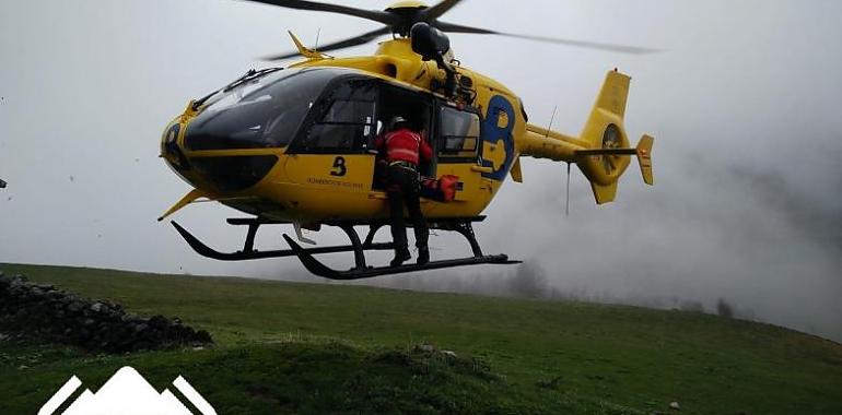 La niebla dificulta el rescate de un herido en Cabrales 