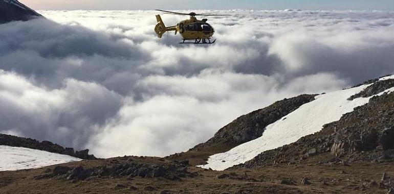 Seis senderistas cercados por la niebla rescatados en Villacastil