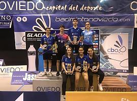 BADMINTON. 2 oros, 2 platas y 2 bronces para los locales en el Máster Nacional de Oviedo.