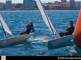 Jacobo Fernández en Laser 4,7, Gonzalo Jaudenes en Optimist y Jorge Sevillano en Optimist A, campeones de Asturias