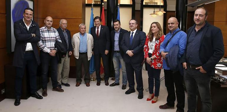 Recepción del presidente Principado a los premiados Primero Mayo por UGT