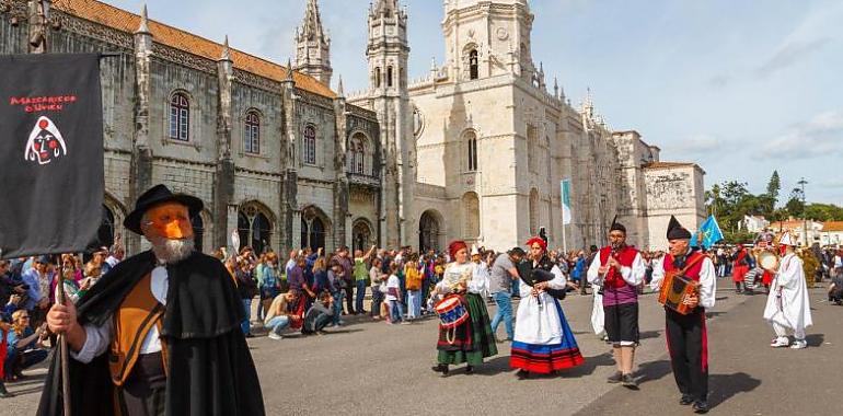 Los Mazcaritos d’Uviéu triunfan en la XIV Máscara Ibérica de Lisboa