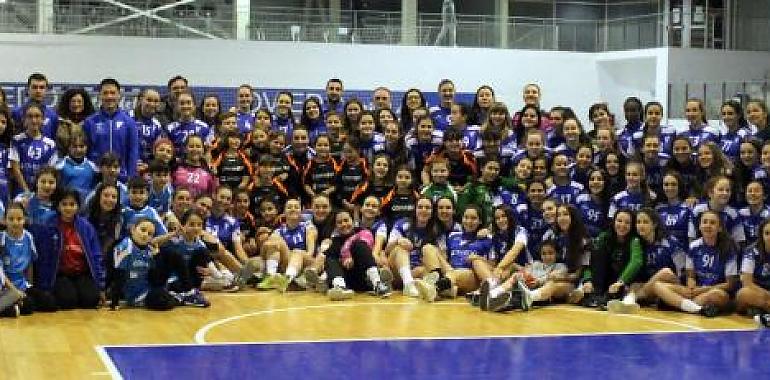 El Oviedo BF distinguido como mejor club de balonmano de Asturias