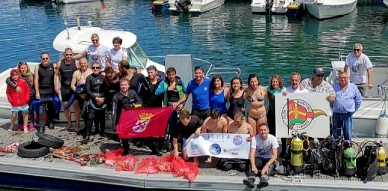 Gran recogida ciudadana contra la "basuraleza" en Llanes