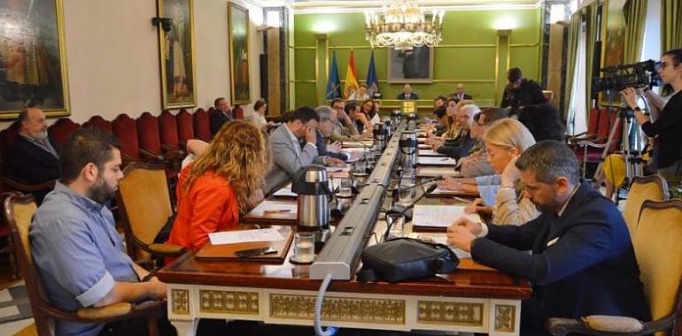 Oviedo aprueba en el primer pleno la organización municipal