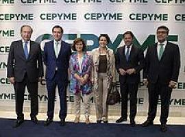 Calvo afirma que "hay que seguir ayudando a las empresas para mejorar la calidad del empleo"