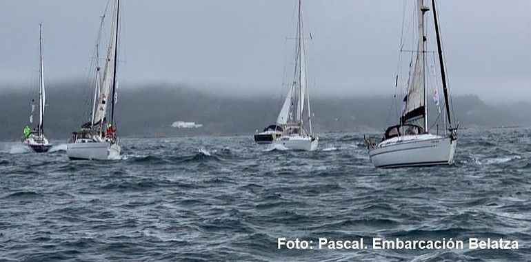 La ruta Jacobea IV Travesía “Navega el Camino” pasó por Gijón con casi 30 veleros