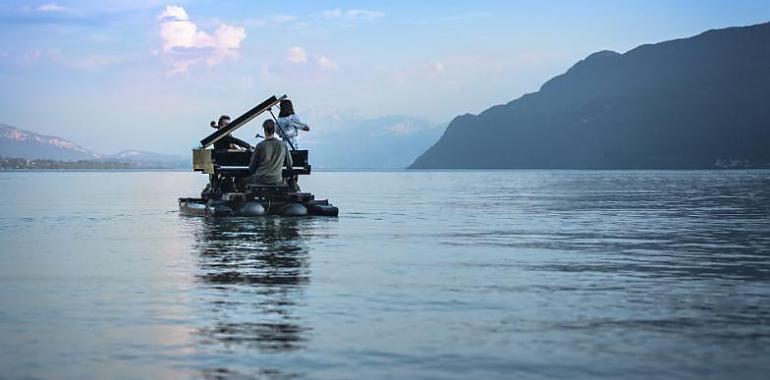 "Le Piano Du Lac" llega al estanque de la Finca La Cebera (Lugones)