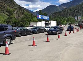 Un gran argayu corta la conexión por carretera entre España y Andorra