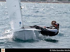 Francisco Palacio y Ángela Pumariega ganan las dos mangas del Trofeo de Verano de Snipe