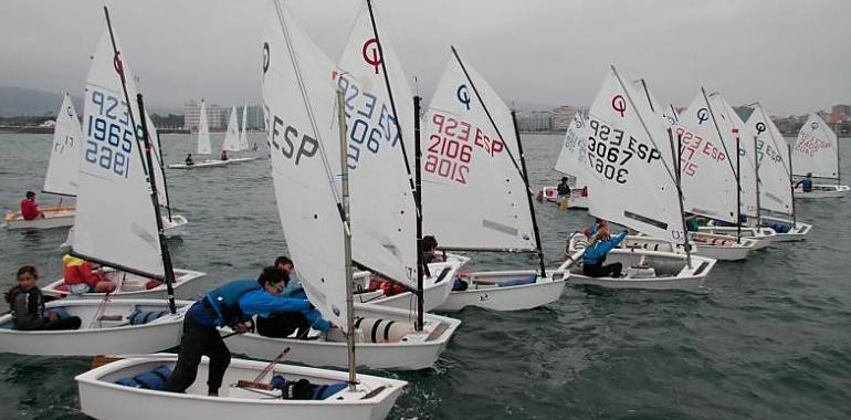 GIJÓN: Ganadores de un disfrutado Trofeo de Verano de Vela Ligera