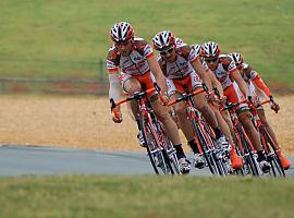 Fan zone solidarias del equipo Caja Rural-Seguros RGA en Asturias para La Vuelta a España