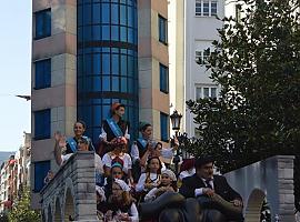 Fusión y colorido en el 69 Desfile de América en Asturias