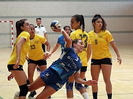 El Oviedo Balonmano Femenino se enfrentará mañana en Vigo al Carballal