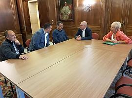 El gobernador de la wilaya saharaui de El Aaiún visita Avilés