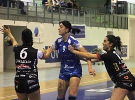 El Oviedo Balonmano Femenino repite derrota