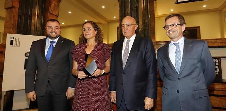 Irma Clots Figueras recibe el Fundación Banco Sabadell a la Investigación Económica