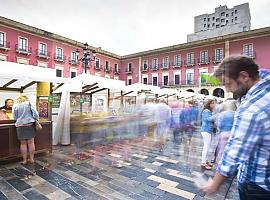 Plaza Mayor, una nueva edición del Mercado Artesano y Ecológico de Gijón 