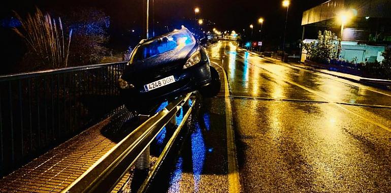 Detenida una conductora en Gijón por cuadruplicar la tasa del alcohol permitida