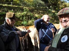  Álvarez Sostres,  Laura de Lázaro, Manuel Busto, y José Luis Magro, en la Feria de Aguasmestas