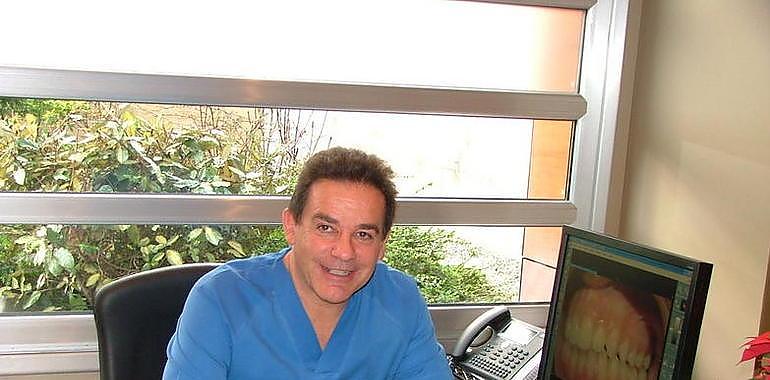 El doctor Javier González Tuñón, miembro de honor del Consejo General de Dentistas