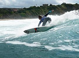 Tres estrellas del surf femenino asturiano lucharán por el podio en la SúperLiga Siroko 