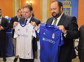 El logo capitalino ya distingue las camisetas del Real Oviedo