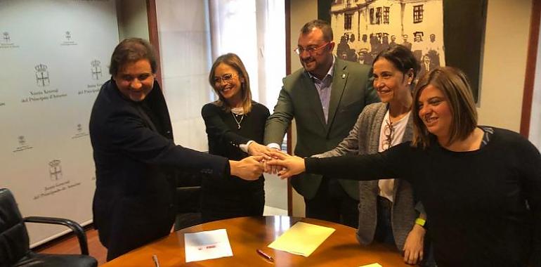 IU y PSOE firman el pacto presupestario para reactivar Asturias frente a la "emergencia industrial"