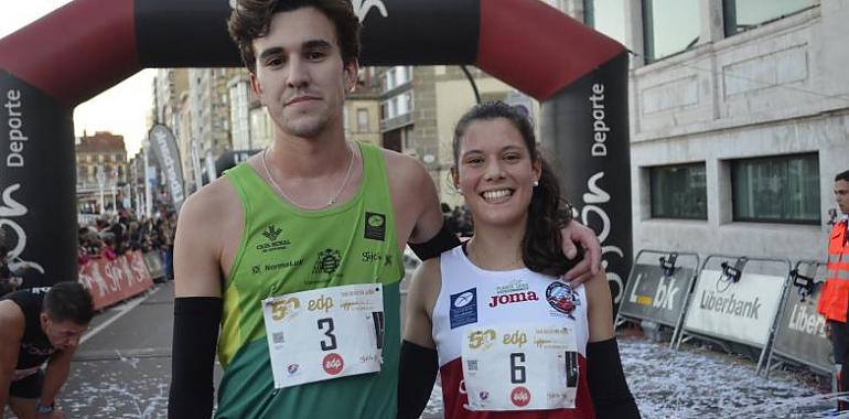 Martín Acebes e Isabel Barrerio ganan la multitudiaria San Silvestre gijonesa