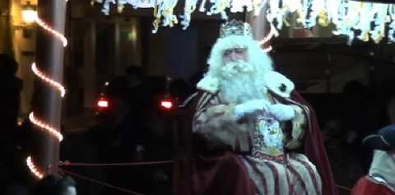 CANDÁS: Más de 200 personas forman la Cabalgata de Reyes en Carreño