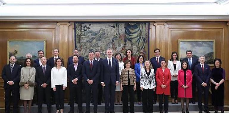 Los ministros de Pedro Sánchez prometen sus cargos ante el Rey 