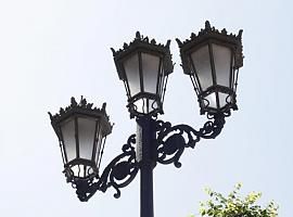 Oviedo mejora la iluminación de varias calles con el encendido completo de farolas