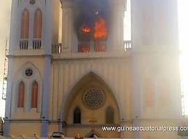 Un incendio arrasa la cubierta de la Catedral de Malabo