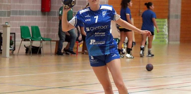 El Oviedo Balonmano Femenino abre año en positivo