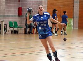 El Oviedo Balonmano Femenino abre año en positivo