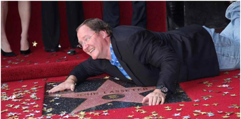 El oscarizado director John Lasseter ya tiene su estrella en el Paseo de la Fama de Beverly Hills.