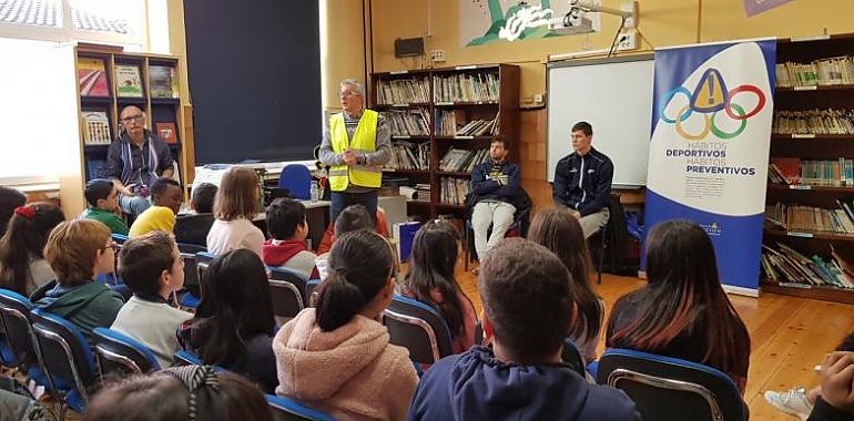 Llorente y Jakstas Visita al CP Pablo Miaja con el programa Anótate la Prevención