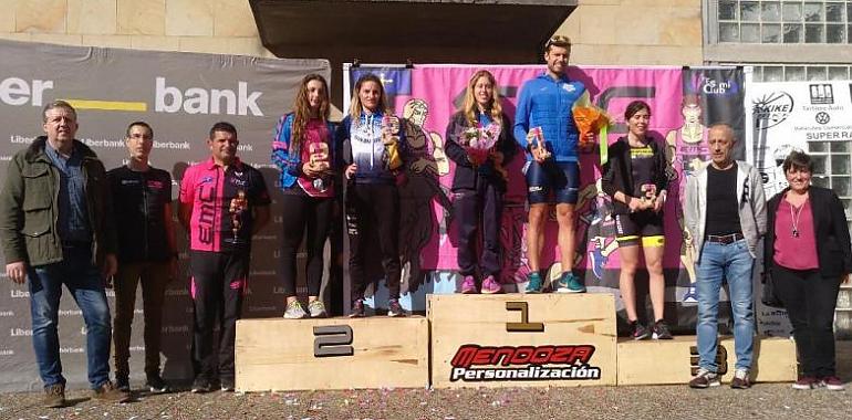 Tania Álvarez y Pelayo Menéndez ganan en el Duatlón EMC Lugones