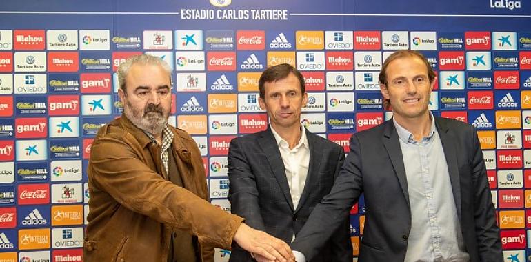 José Ángel Ziganda, al vestuario del Oviedo con un objetivo común