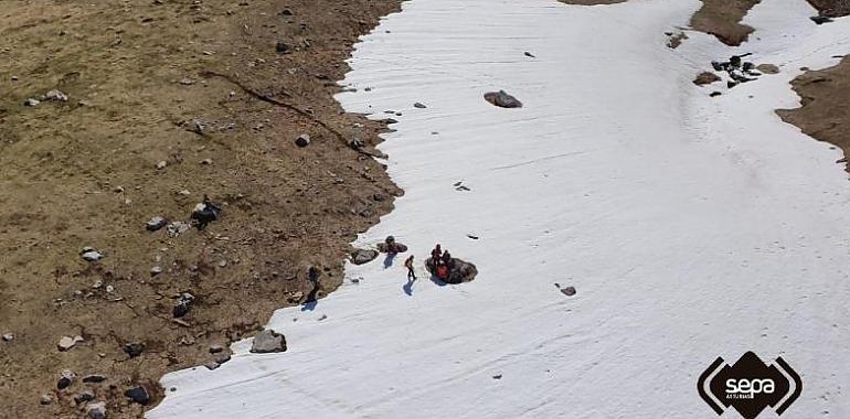 Rescatan un montañero lesionado en Peá Ubiña de Lena