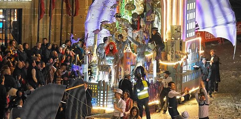 El XXXIX Gran Desfile dAntroxos, Moxigangues y Carroces, protagonista absoluto del Martes de Antroxu