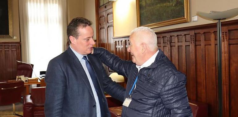 El presidente de la Junta recibe al presidente del Centro Asturiano de Buenos Aires